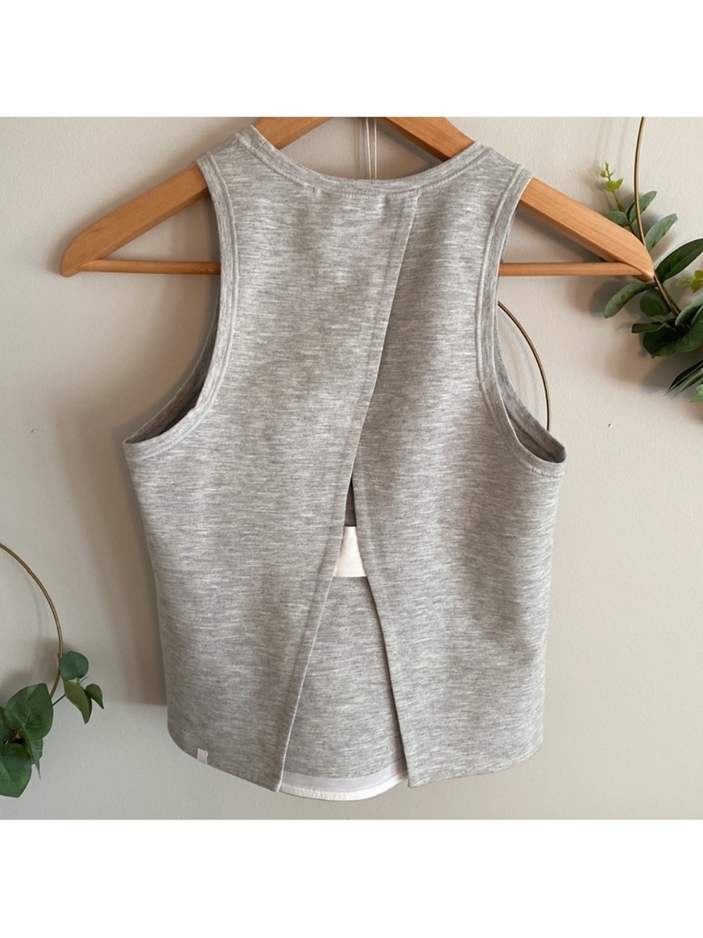 Lululemon Minimal Tank size 6 sleeveless top 
Heathered Power Grey